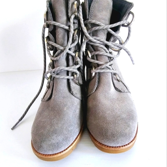 SOREL Women's Cate Lace Ankle Boot, Waterproof Leather Rain Boots Women's Size 8 - Picture 4 of 8